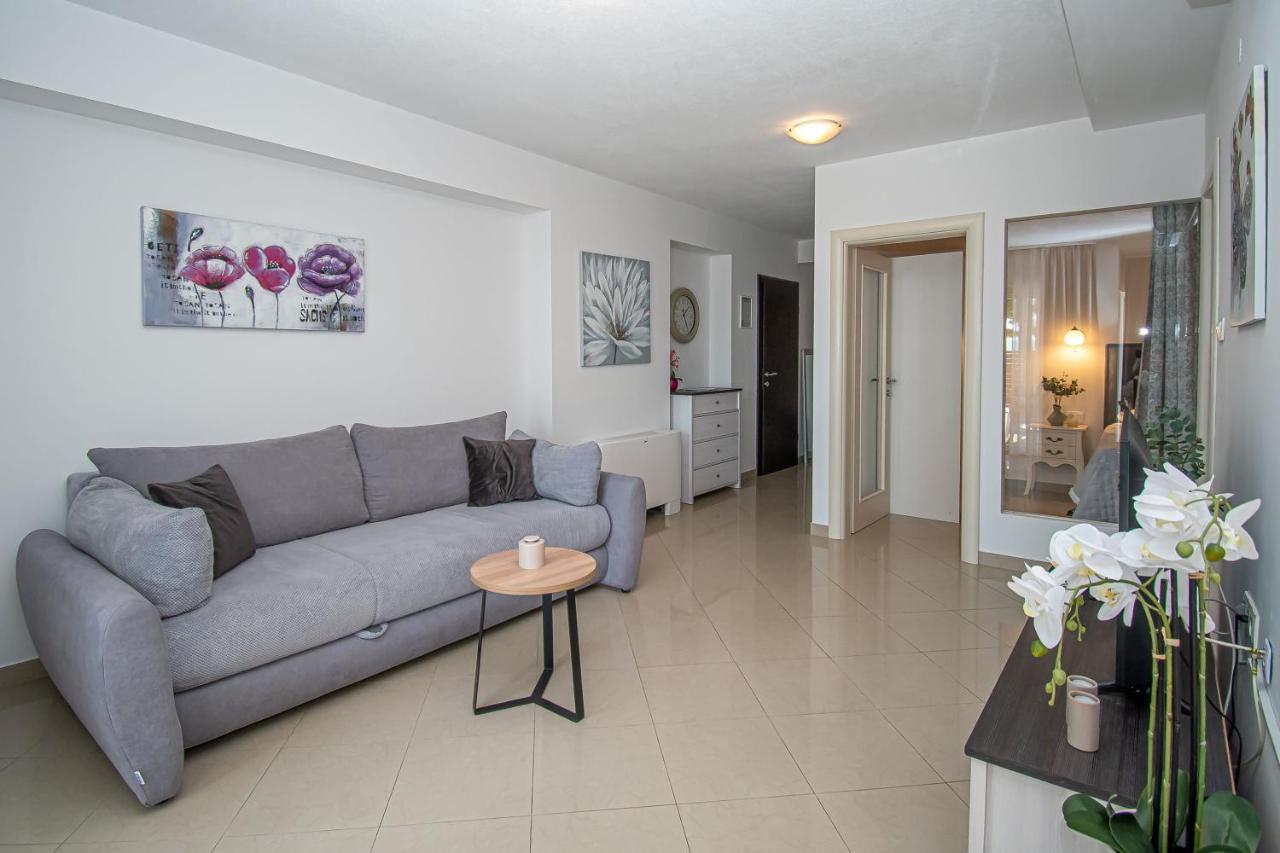 Kaštela Beachfront Apartments Gabine מראה חיצוני תמונה