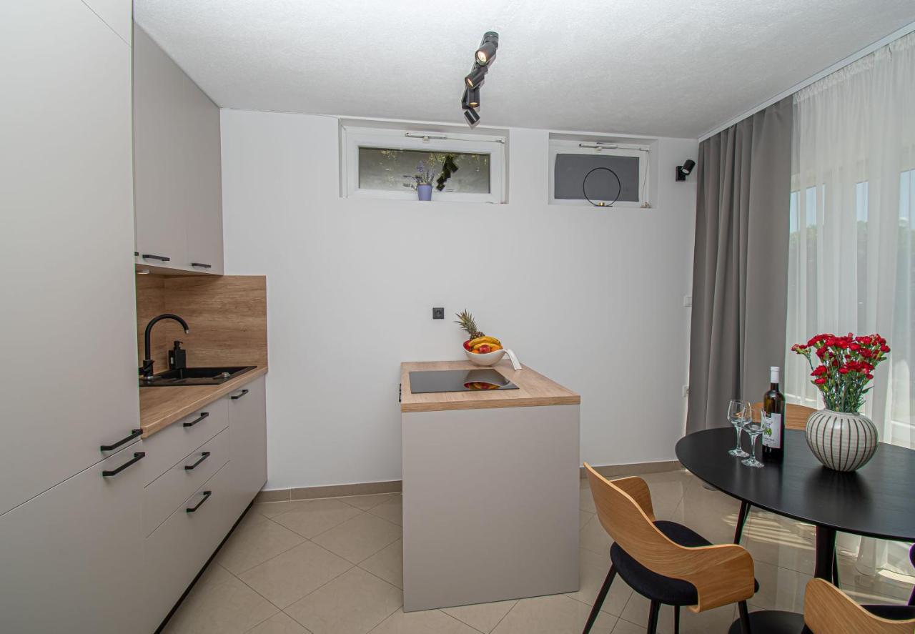 Kaštela Beachfront Apartments Gabine מראה חיצוני תמונה