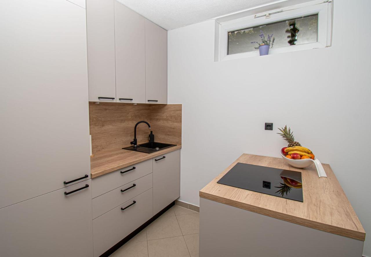 Kaštela Beachfront Apartments Gabine מראה חיצוני תמונה