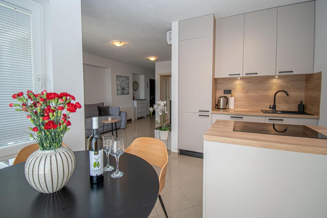 Kaštela Beachfront Apartments Gabine מראה חיצוני תמונה